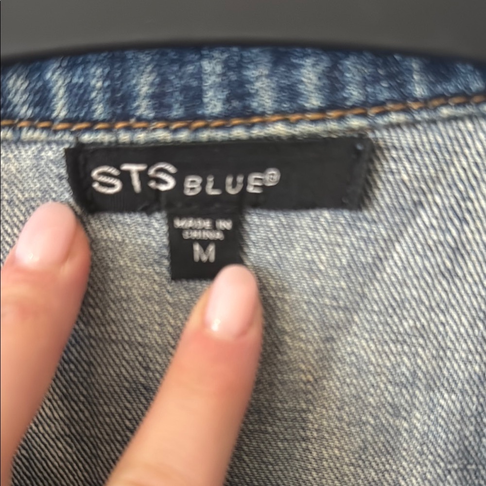 Stylish Denim Jacket - image 3